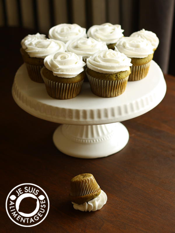 Green Tea #Cupcakes, inspired by Starbucks' #Green #Tea #Frappucino | alimentageuse.com #desserts Green Tea #Cupcakes, inspired by Starbucks' #Green #Tea #Frappucino | alimentageuse.com #desserts