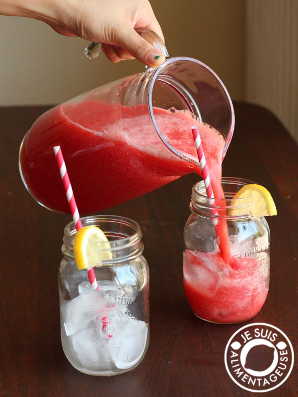 Watermelon Agua Fresca - A perfect drink for a hot, summer day | alimentageuse.com #drinks #beverages #fruit #vegan