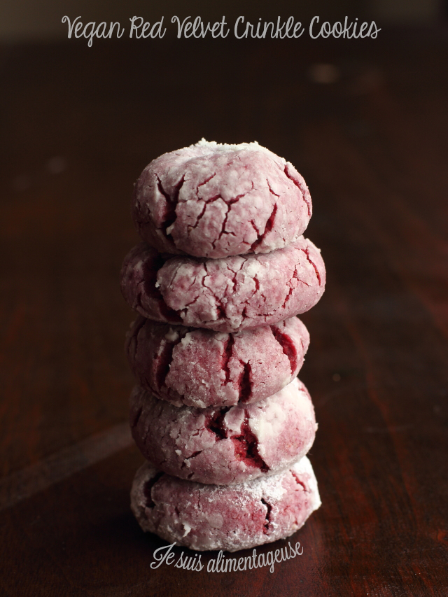 Vegan Red Velvet Crinkle Cookies - with absolutely NO FOOD COLOURING! #natural #vegan #redvelvet #valentines #cookies