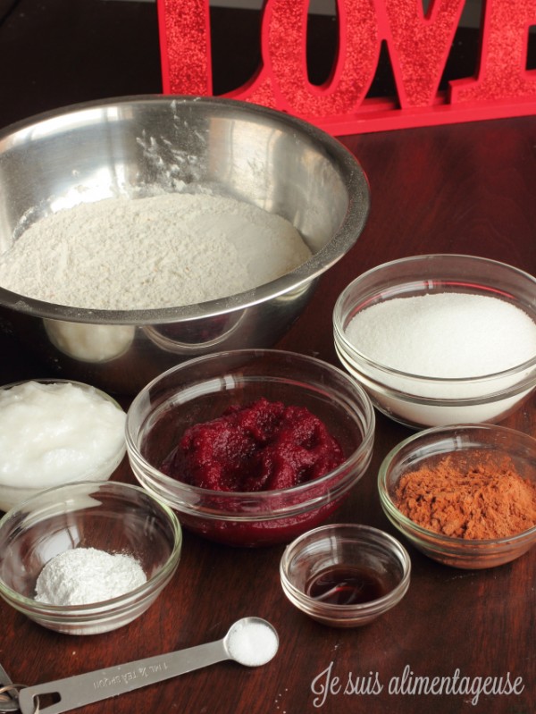 Vegan Red Velvet Crinkle Cookies - with absolutely NO FOOD COLOURING! #natural #vegan #redvelvet #valentines #cookies