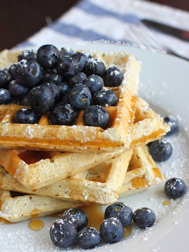 Fluffy and crisp vegan waffles that'll make your loved ones swoon as you pull this out for breakfast. #vegan #healthy #breakfast #blueberries