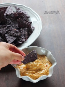 Vegan Queso Dip - Je suis alimentageuse