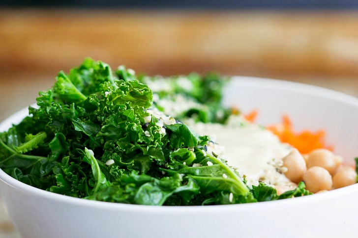 Vegan Iron-Rich Kale Tahini Rice Bowl | The Viet Vegan | Great for a simple, filling meal, but AWESOME for when it's shark week >_>